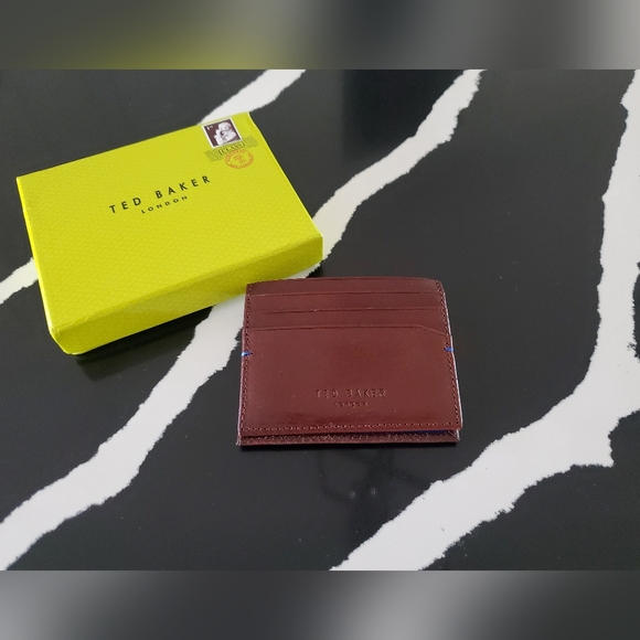 NIB- Ted Baker brown leather billfold, wallet. BRAND NEW - Picture 3 of 6